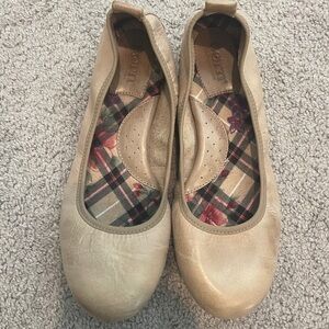 Born Womens Flats Size 8 Nude Slip on Comfort Memory Foam Leather Stretch Ballet